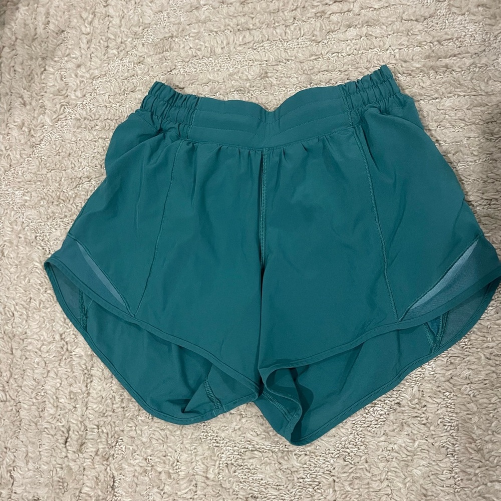 Lululemon Hotty hot shorts 4in